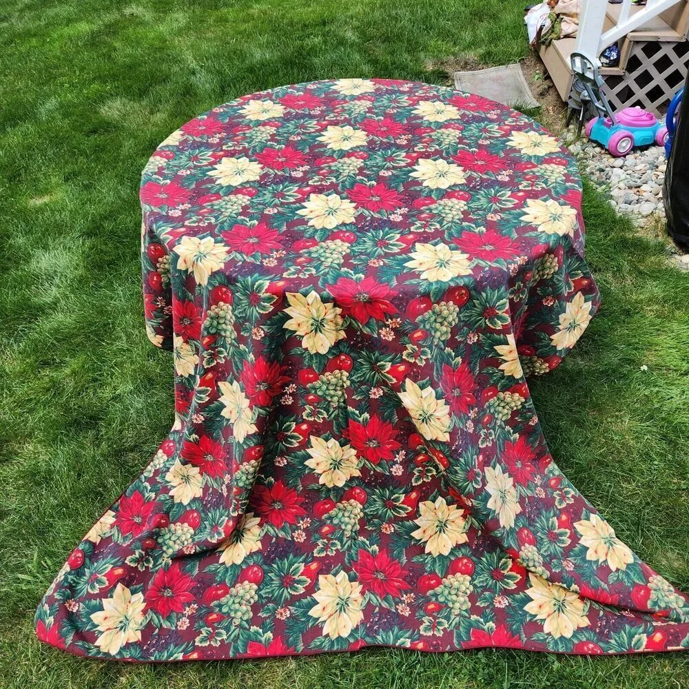 Christmas Tablecloth Large Red Green Gold Hallmark Design Fashion Industries